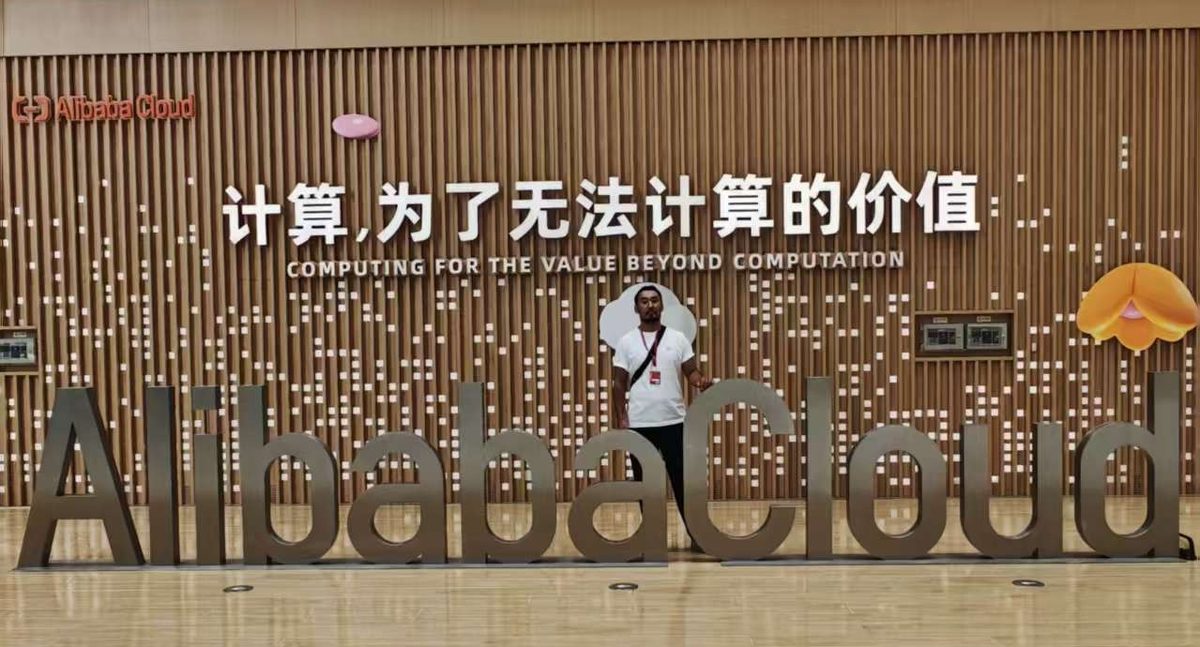 Переводчик-партнёр Silentium Trade в Alibaba Cloud